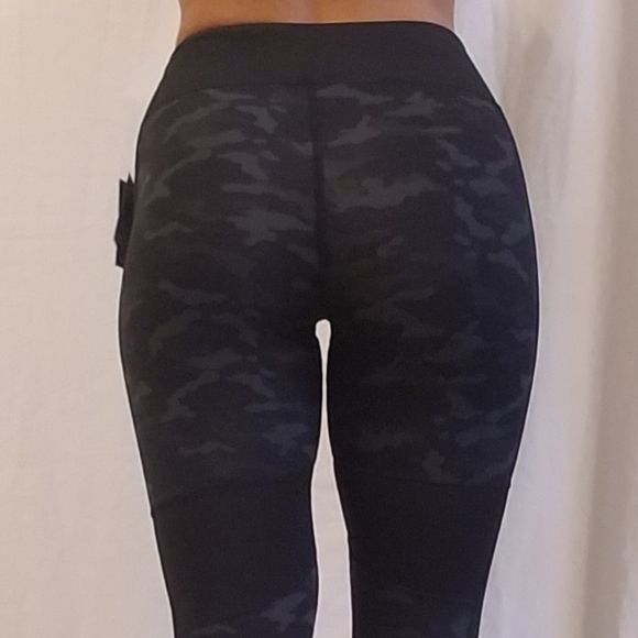 NWT Threads 4 Thought Kellyn camo leggings - Picture 15 of 16